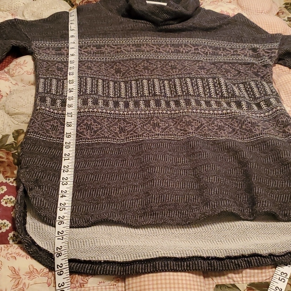 Natural Reflections Embroidered Cowl Neck Top Women's Size Small - Picture 7 of 8